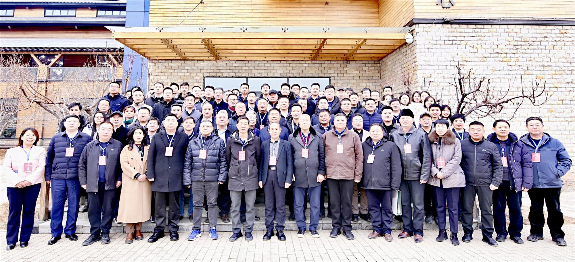 冀裝協(xié)三屆四次理事會(huì)暨常務(wù)理事會(huì)召開(kāi)，常宏榮獲多項(xiàng)獎(jiǎng)項(xiàng)